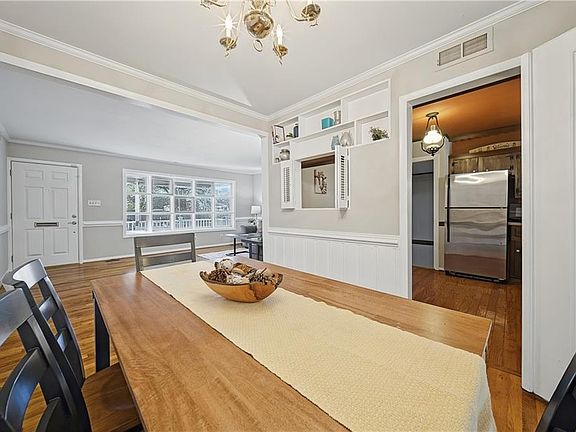 5th image of 8440 Halprin Dr