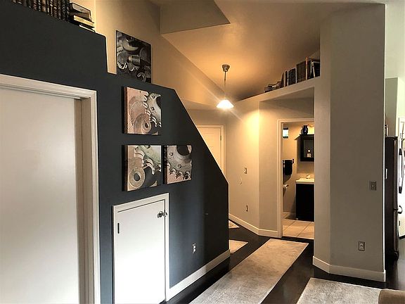 4th image of 9231 W Carol Ave