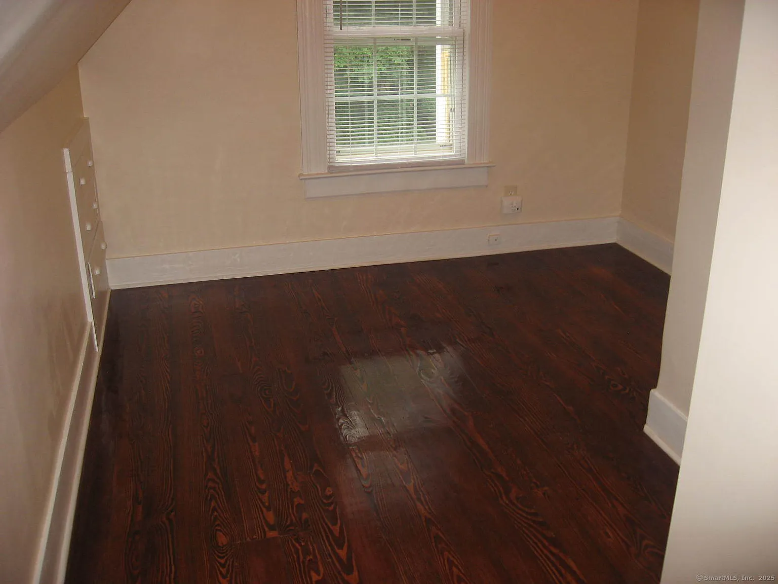 1 bed, 1.0 bath, 2128 sqft, $1,675 — Photo 4
