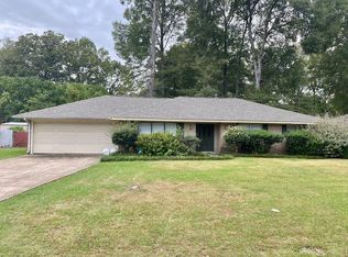 321 Williamsburg Rd, Columbus, MS 39705