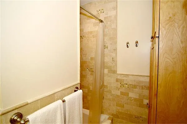 Sold by Kian Realty | media 10