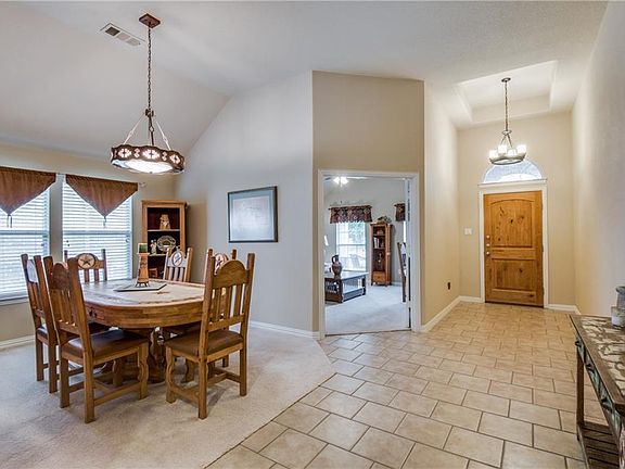 5th image of 8647 Robertson Dr
