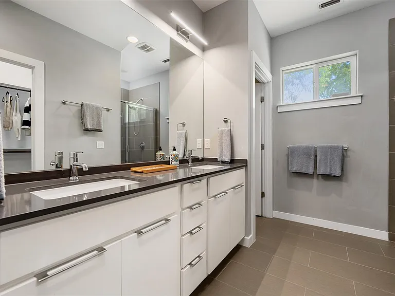 301 W Stassney Ln #12 — Photo 19