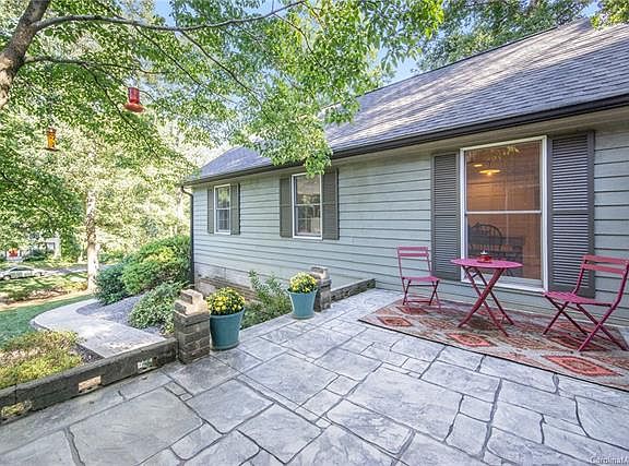 2nd image of 306 Brookmeade Dr