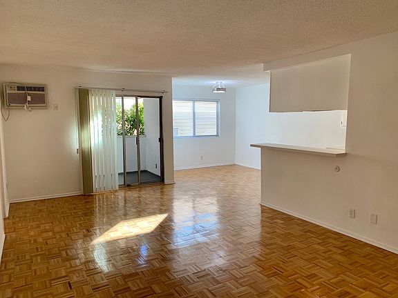 2nd image of 1445 N Fairfax Ave APT 101
