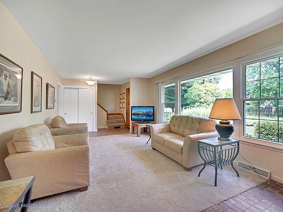 4th image of 12009 Hawthorne Pl