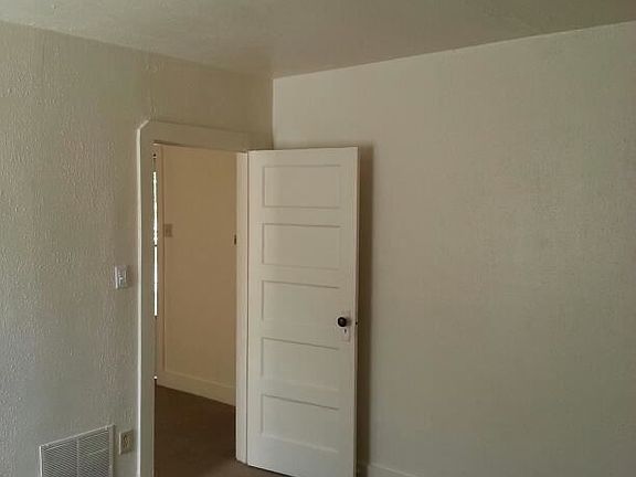 4th image of 1209 N Richardson Ave #B