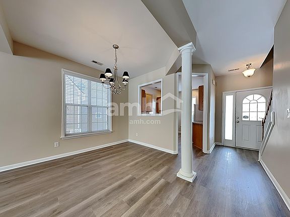 4th image of 216 Haywood Ln