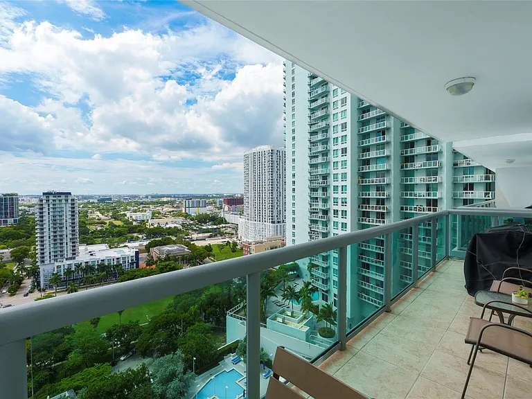 1800 N Bayshore Dr #2402 — Photo 6