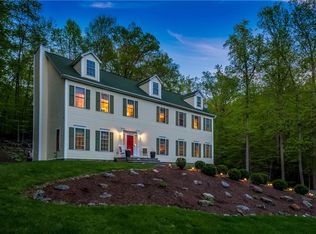 27 Little Lake Rdg, Croton On Hudson, NY 10520