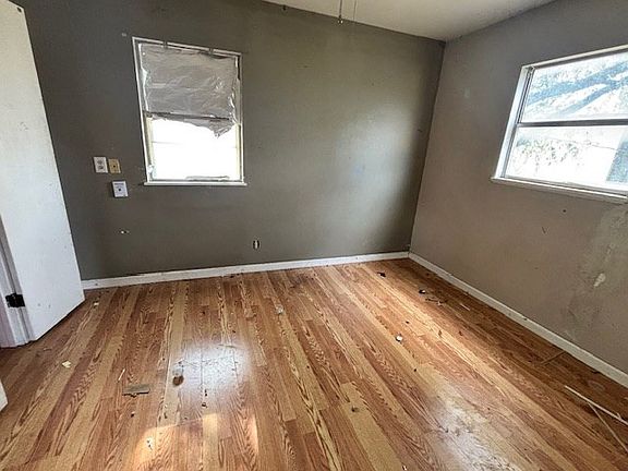 4th image of 612 E Parkway St
