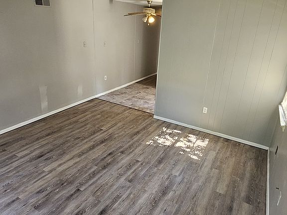 3rd image of 3209 Yale Ave