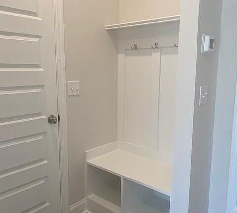 4th image of 1047 Linsmore Ave