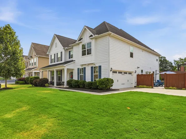 400 Blue Peak Ct, Greer, SC 29650