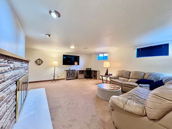 5th image of 545 Sunrise Blvd N #1