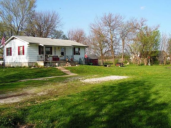 Front yard/driveway