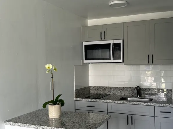 1624 Liholiho St #9, Honolulu, HI 96822