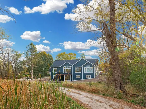 W276N2831 Oak STREET, Pewaukee, WI 53072