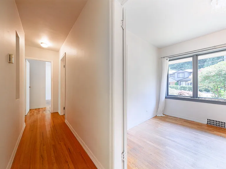 3775 Emerald Dr — Photo 12