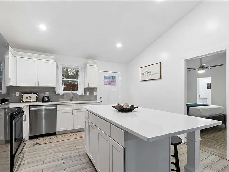 1298 Gideons Dr SW — Photo 12