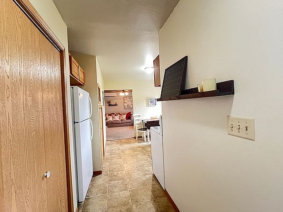 5th image of 204 2nd St SW