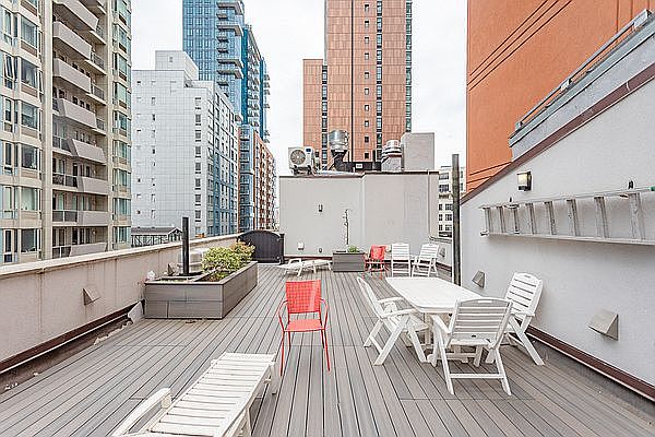 1st image of 2620 Jackson Ave APT 2C