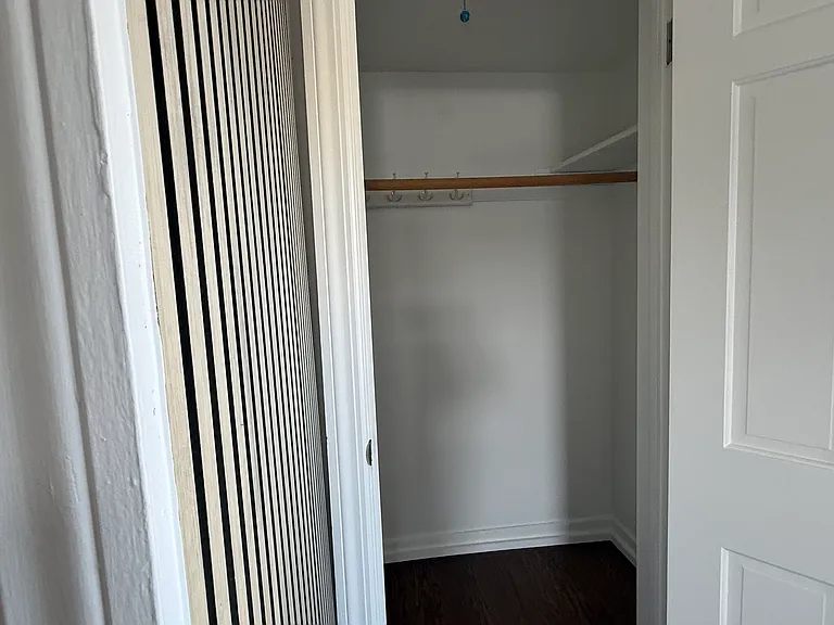6414 N Christiana Ave — Photo 3