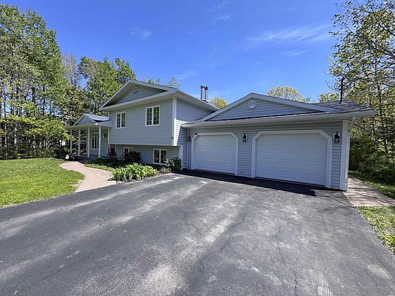 3rd image of 30 Westview Dr