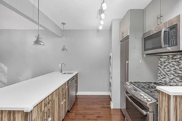 Rented by Premier One Realty LLC | media 8