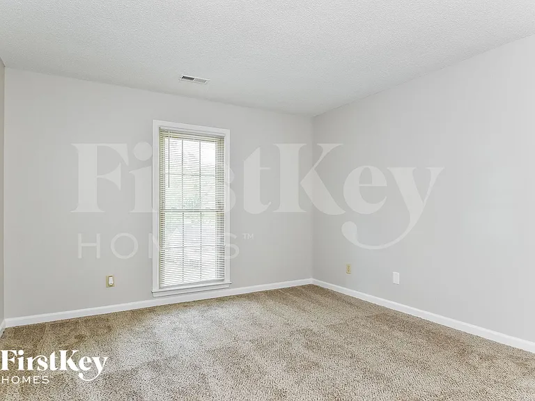 6411 Cardinal Wood Dr — Photo 10