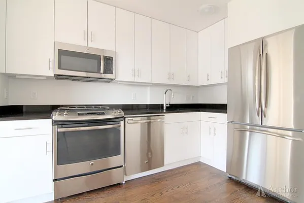 Rented by Anchor Associates | media 19