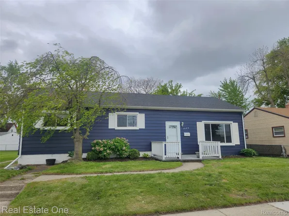 1574 E Woodruff Ave, Hazel Park, MI 48030