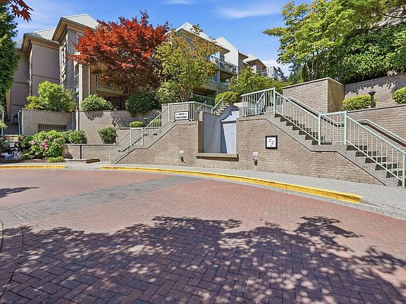 3rd image of 301 Maude Rd #409A