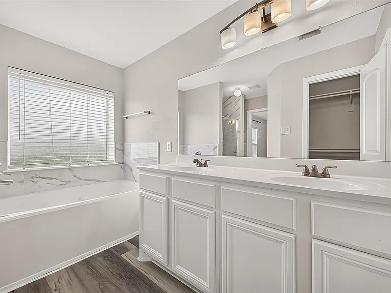 7242 Autumn Bluff Ln — Photo 26