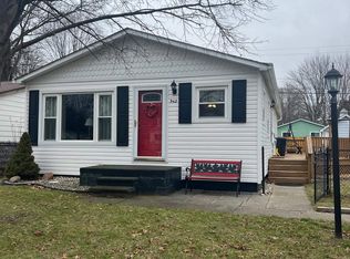 942 Robbins Dr, Algonac, MI
