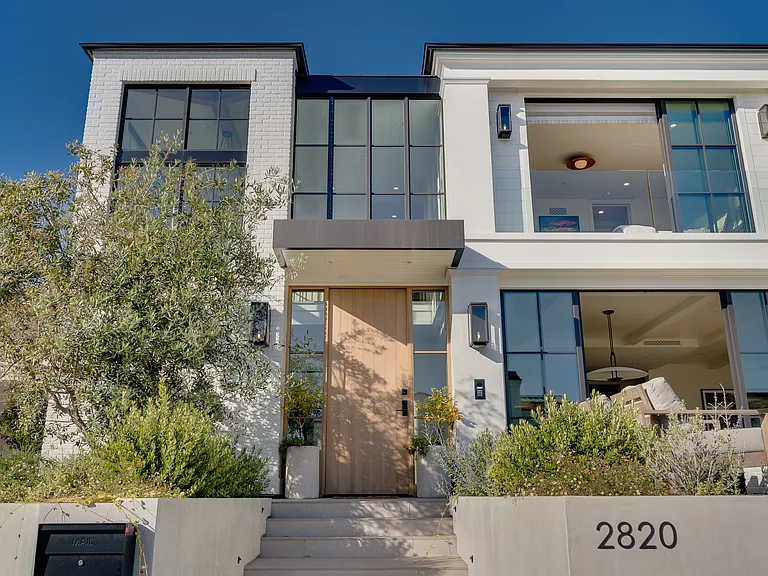 2820 Bayview — Photo 41