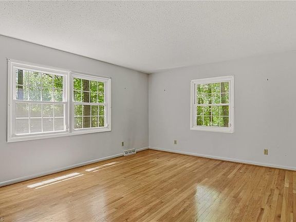 4th image of 2621 W Woodlyn Way