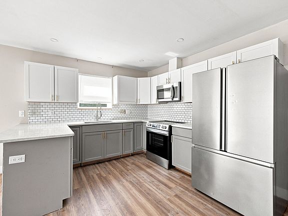 4th image of 324 Forest Avenue