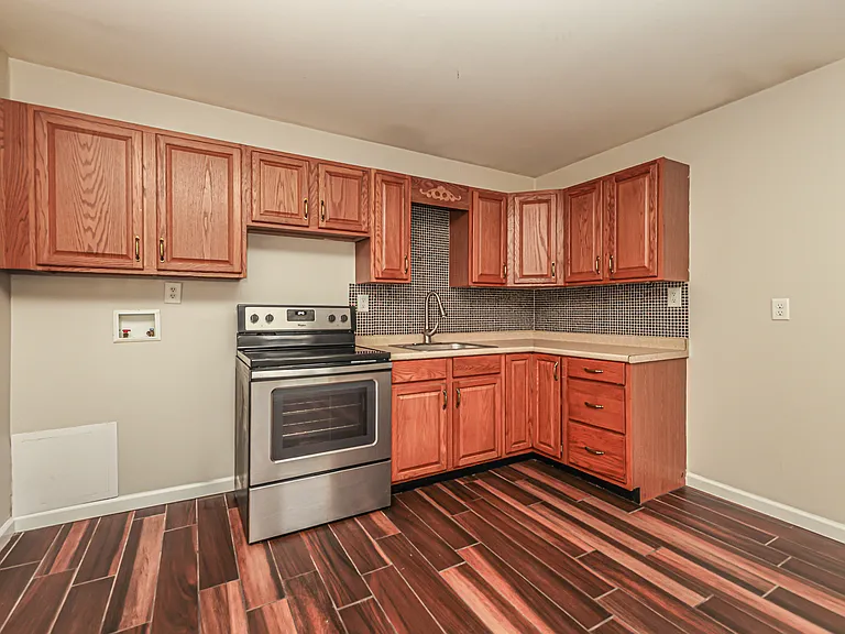 1240 Berwald Dr — Photo 7