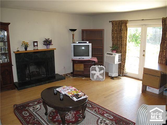 1st image of 3082 Yellowstone Dr