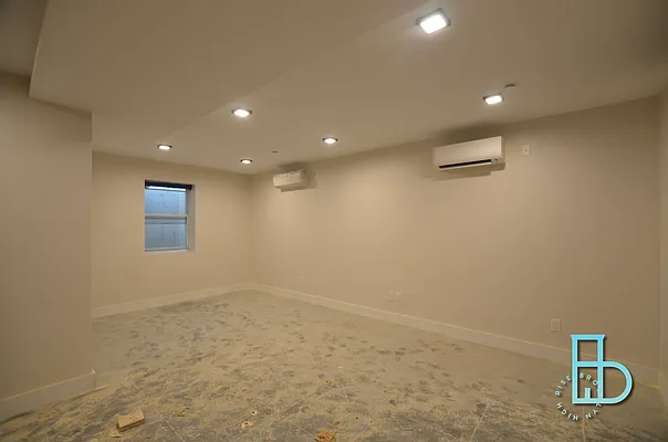 Rented by Miron Realty Group | media 52