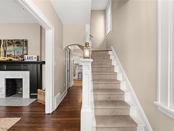 5th image of 1472 Belle Ave