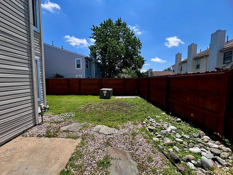 1611 Slidell Ln — Photo 29