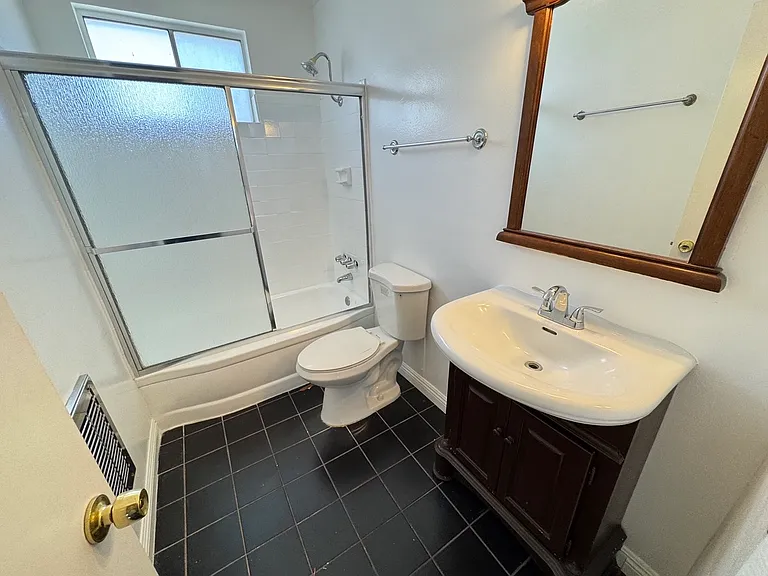 1126 W 37th Pl #2 — Photo 28