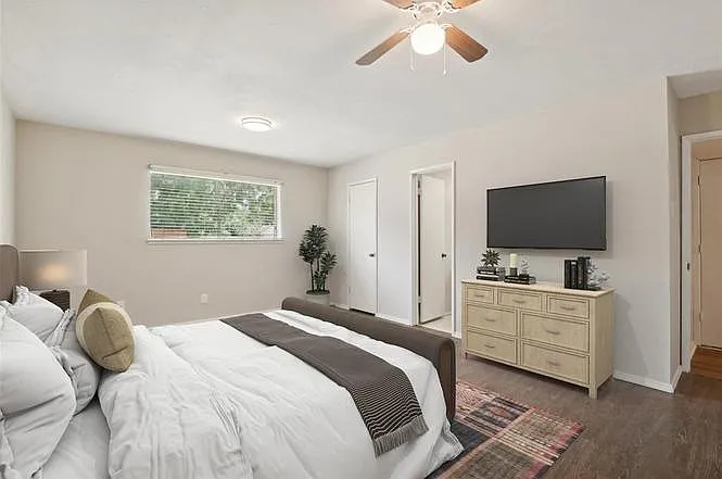4510 Tarry Dr — Photo 2