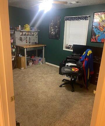 5th image of 19 Kimberly Ln