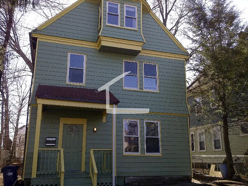 5 bed, 2200 sqft, $6,150 — Photo 1