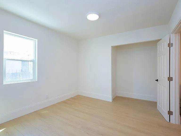 914 E Martin Luther King Junior Blvd — Photo 13