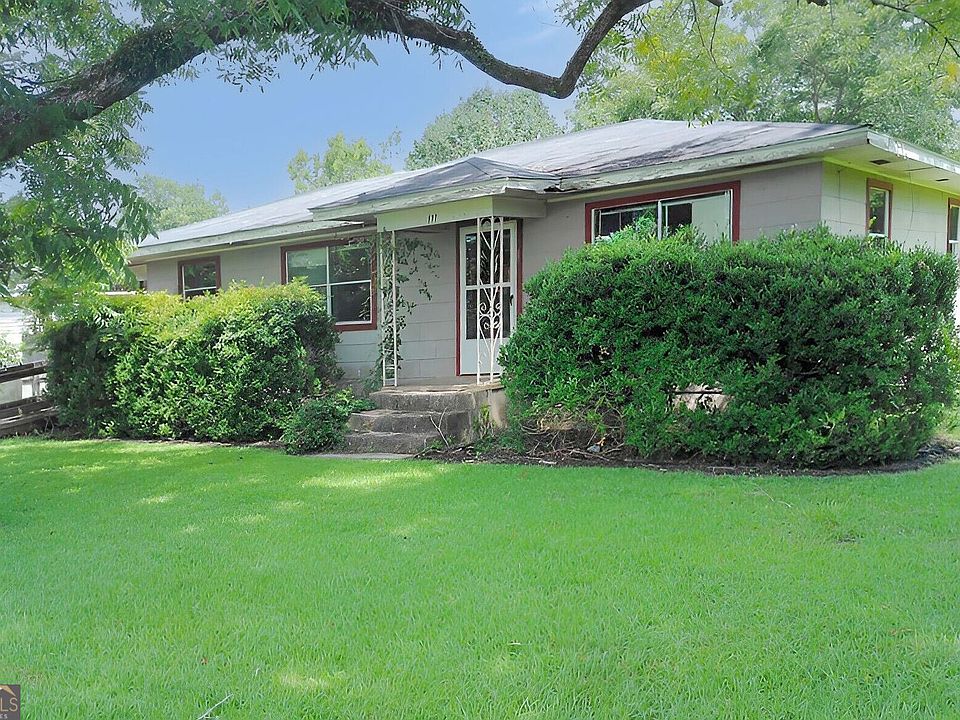 1st image of 111 Magnolia St