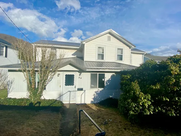 32 Spruce St, Richwood, WV 26261